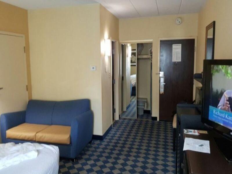 Holiday Inn Columbus North I-270 Worthington Exterior photo